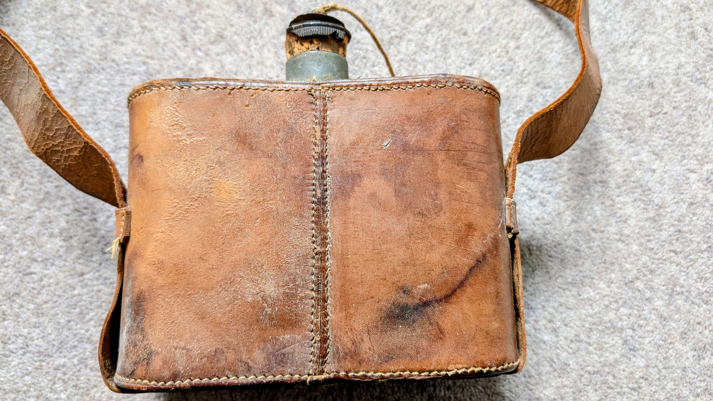 UNUSUAL & RARE WW1 BRITISH ARMY OFFICERS PRIVATE PURCHASE WATER BOTTLE LEATHER COVERED