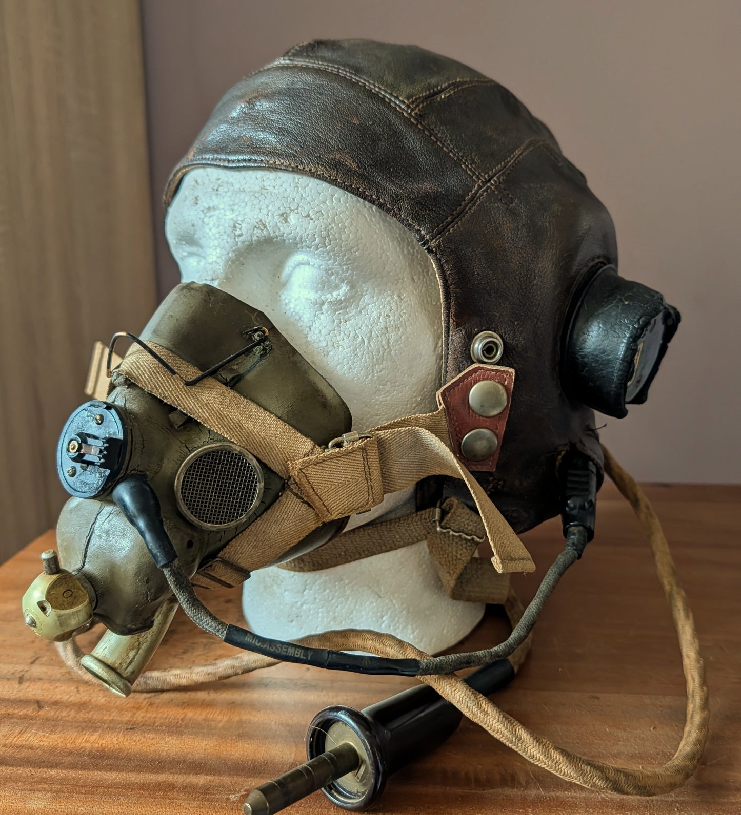 WW2 RAF TYPE C FLYING HELMET, RECEIVERS & WIRING LOOM + TYPE H MASK