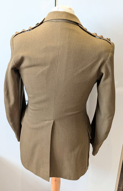 WW2 1942 British  Bedfordshire & Hertfordshire Regt Captain's Jacket