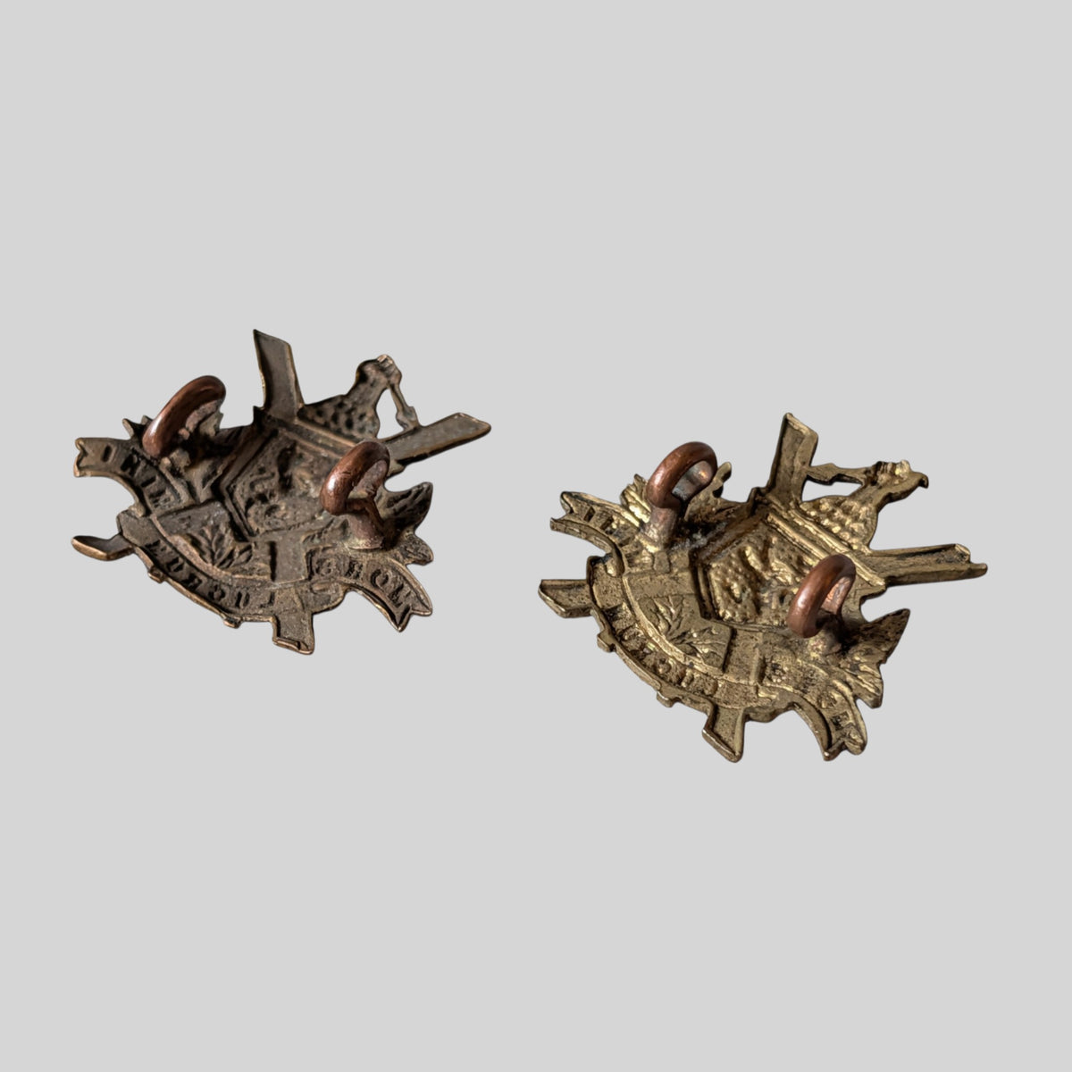 WW1 Era 4th South African Cape Town Highlanders Brass Collar Badge Pair