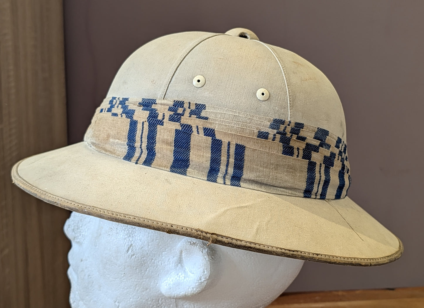 Unusual WW2 British Army Pith Helmet With Indian Regimental Puggaree