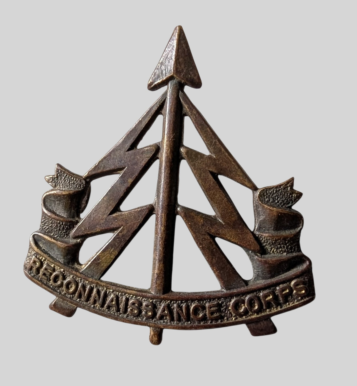 WW2 Reconnaissance Corps Gilding Metal Cap Badge