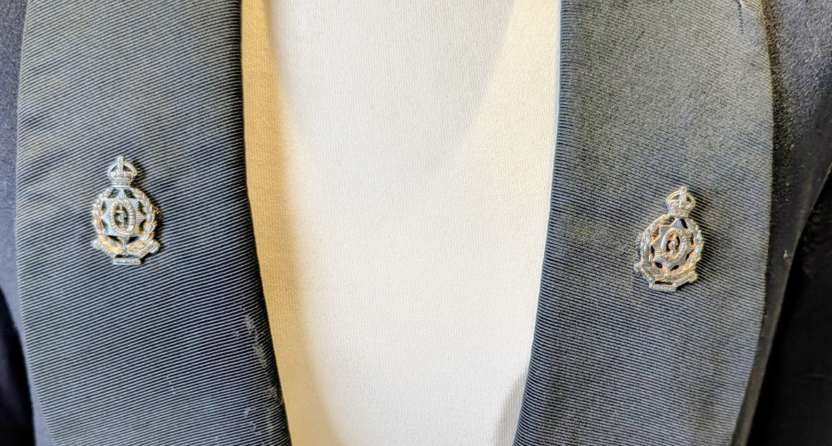 SOLD! Beautiful WW2 Indian Medical Service Lieut Colonels Mess Jacket - Lieut-Colonel F A Barker