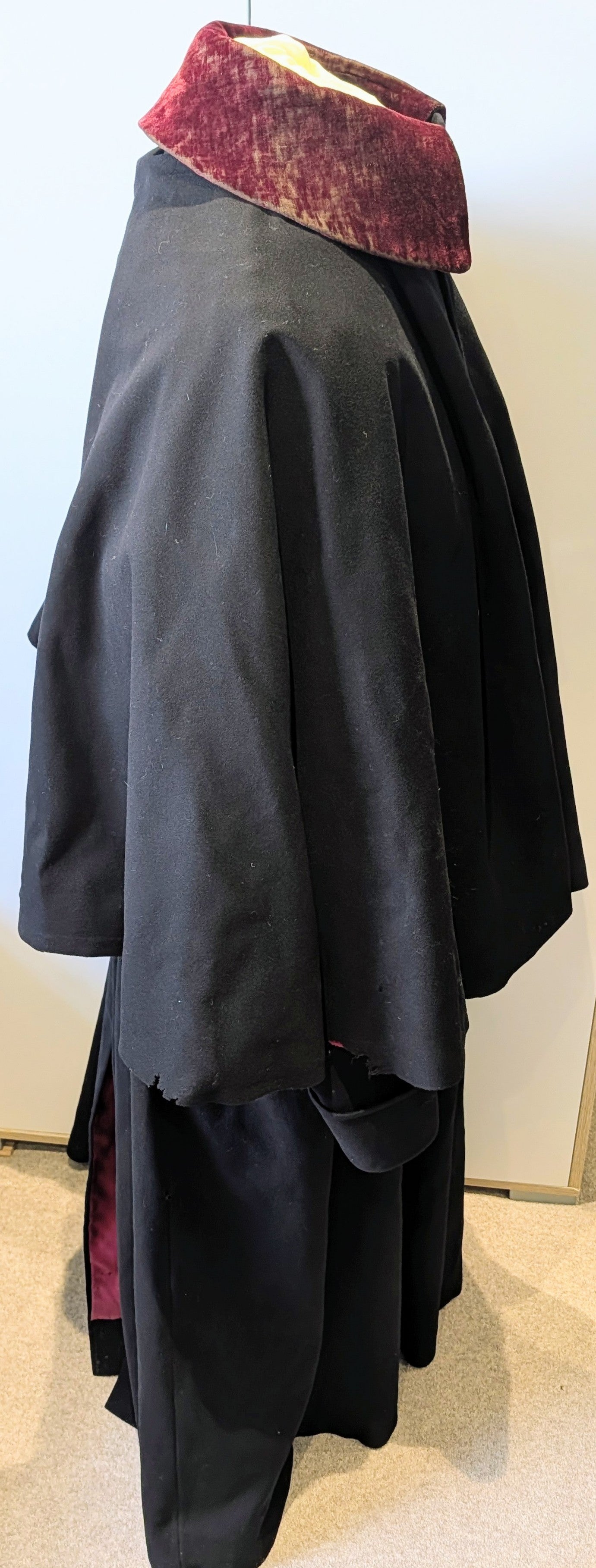 Rare Edwardian 11th Hussars Officers Cloak & Cape To C H G Mulholland DSO OBE