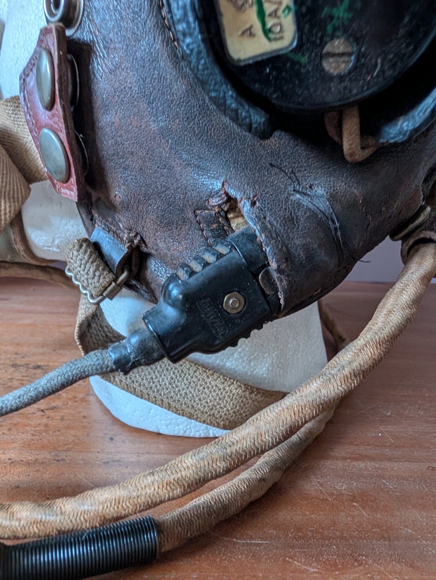 WW2 RAF TYPE C FLYING HELMET, RECEIVERS & WIRING LOOM + TYPE H MASK