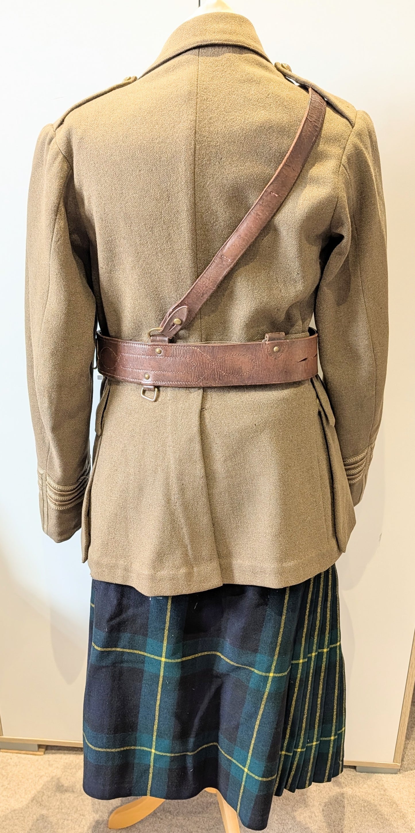 Pre WW1 Gordon Highlanders Majors Cutaway Cuff Rank Jacket, Glengarry & Kilt attributed to Major Robert Walter Purvis 3rd Bn Gordon Highlanders