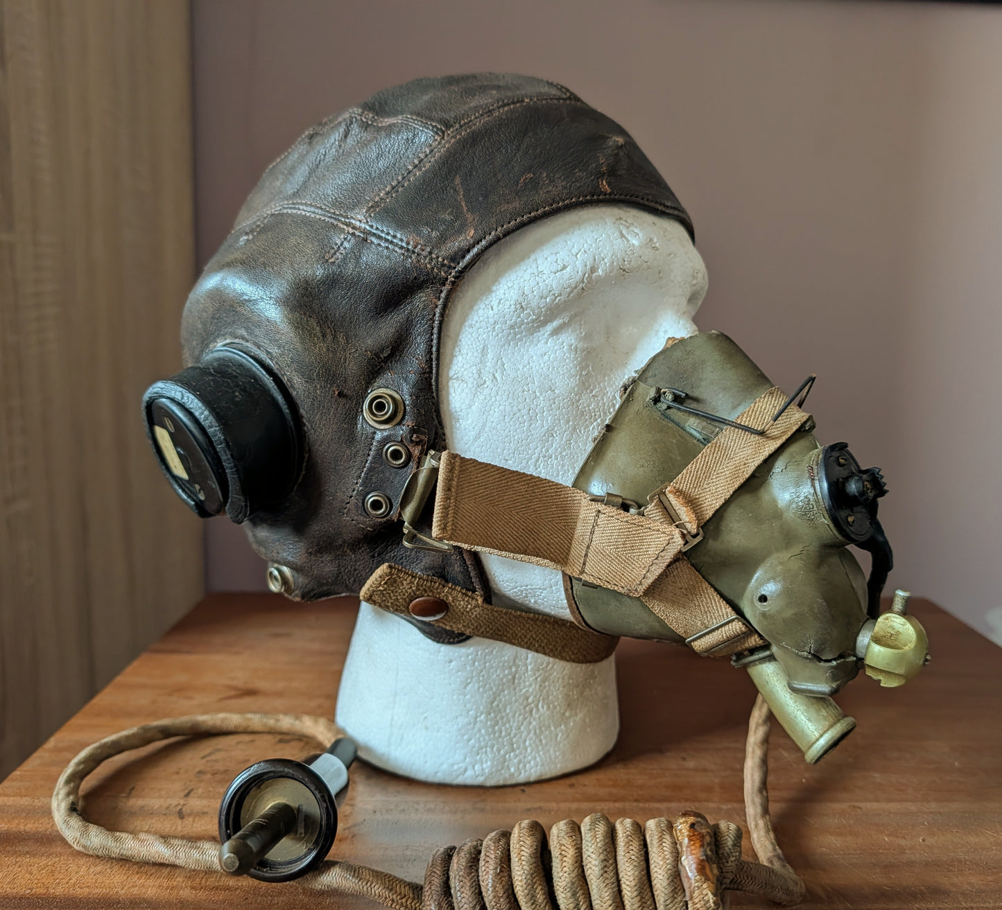 WW2 RAF TYPE C FLYING HELMET, RECEIVERS & WIRING LOOM + TYPE H MASK