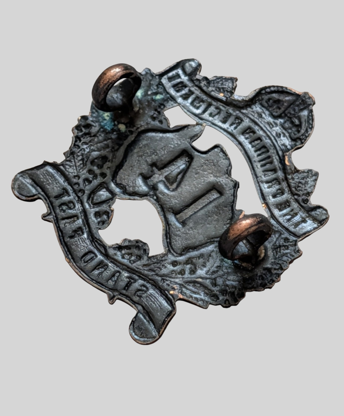 WW2 era 14th Australian Bn (Prahran Regt) Officer's Bronze Collar Badge