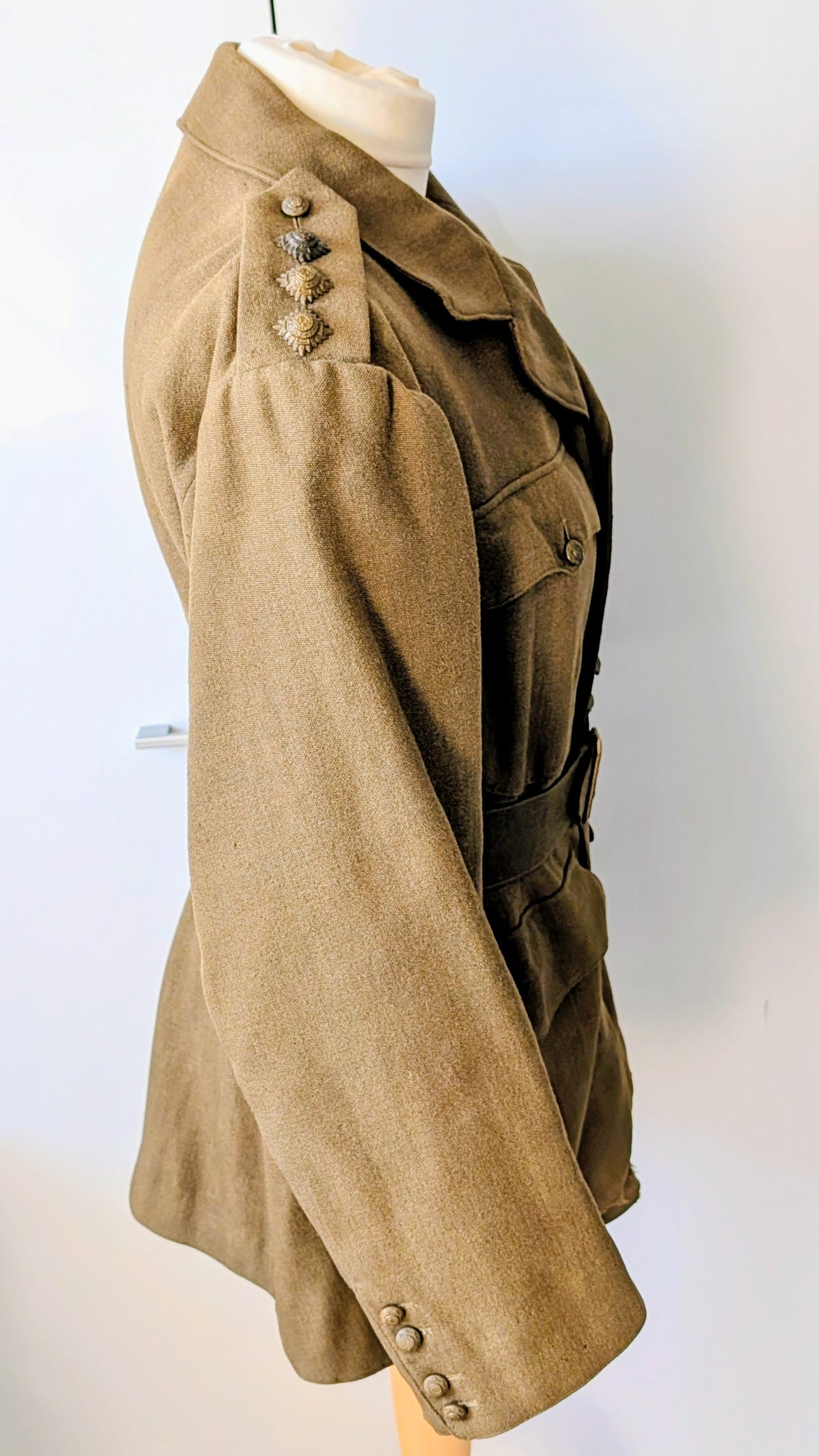 SOLD! WW1 British Army Captains Jacket Coldstream Guards - William M Beckwith DSO