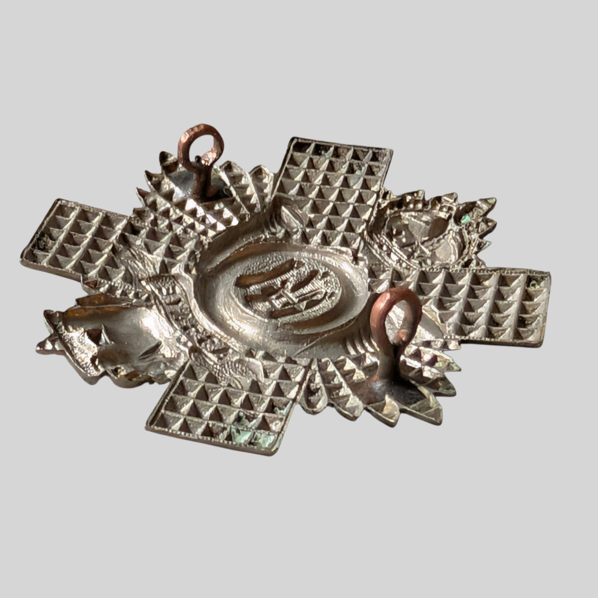 Highland Light Infantry (City of Glasgow Regt) White Metal Cap Badge