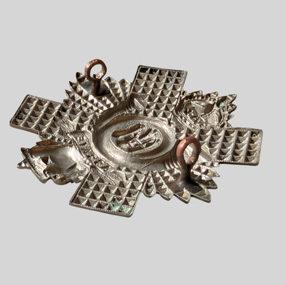 Highland Light Infantry (City of Glasgow Regt) White Metal Cap Badge