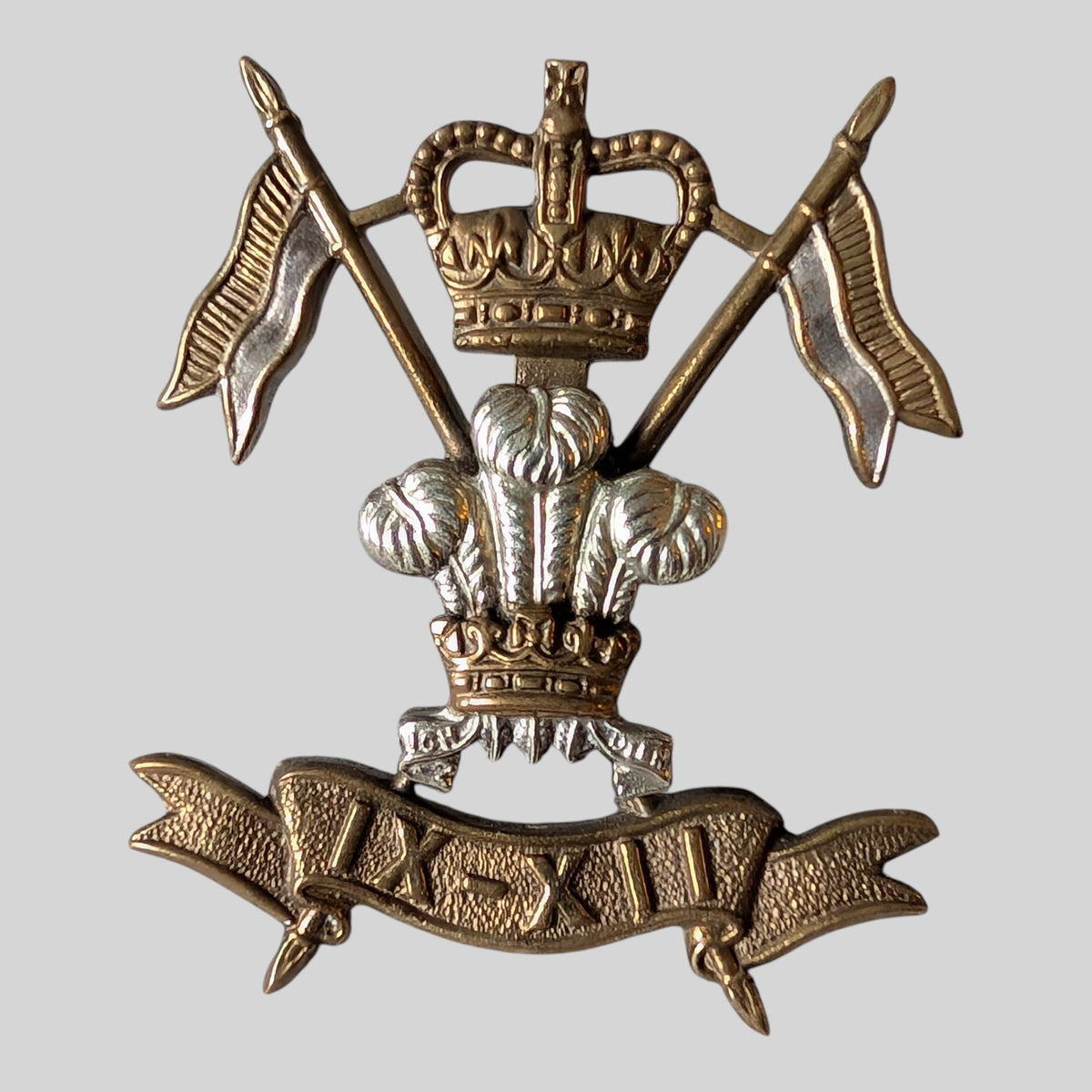 9th / 12th Lancers Officer’s Silver & Gilt Cap Badge