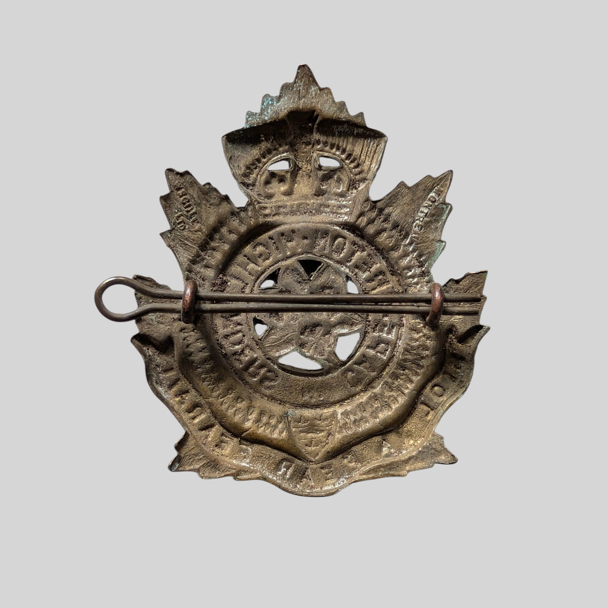 Canadian Cape Breton Highlanders Bimetal KC Cap Badge