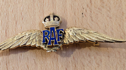 BEAUTIFUL WW2 KINGS CROWN 18ct SOLID GOLD RAF WINGS SWEETHEART BROOCH