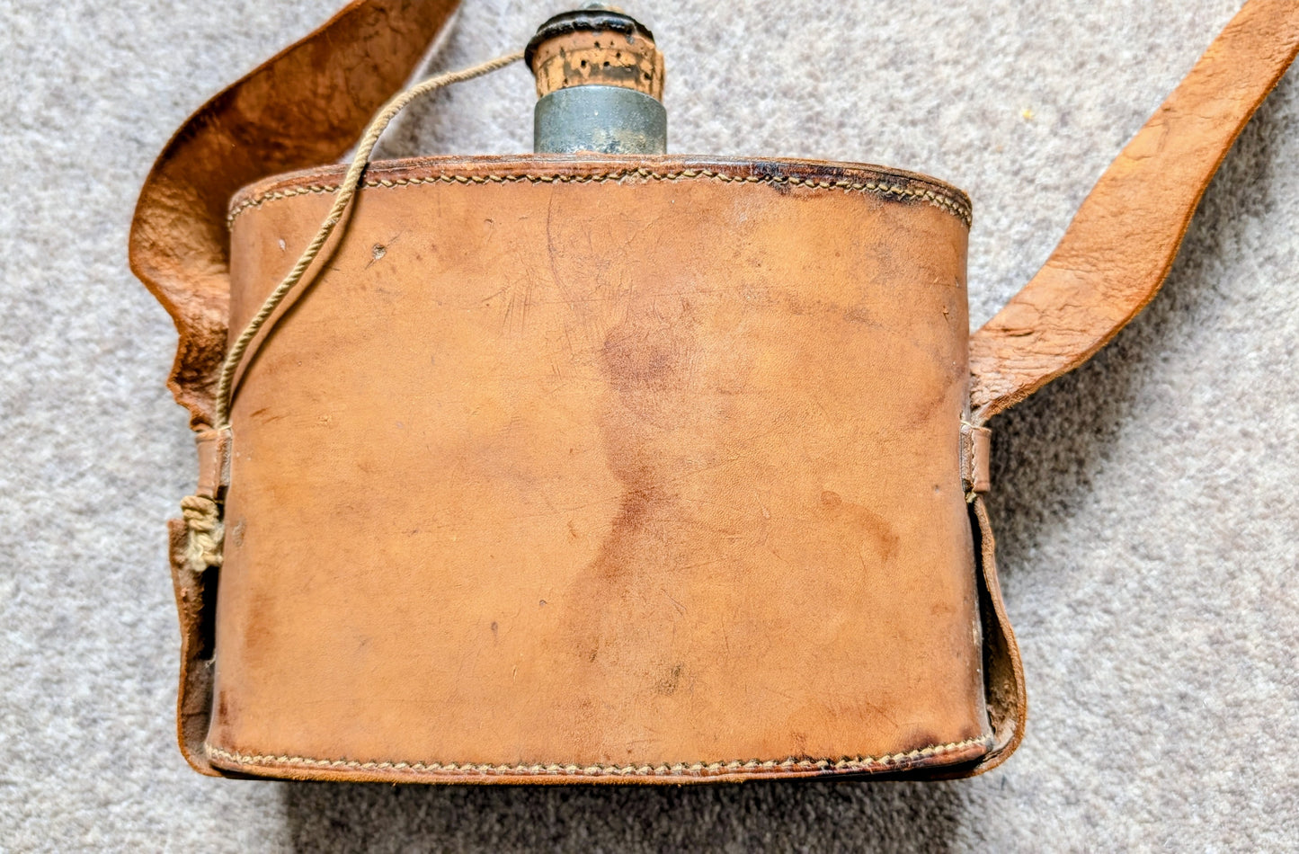 UNUSUAL & RARE WW1 BRITISH ARMY OFFICERS PRIVATE PURCHASE WATER BOTTLE LEATHER COVERED