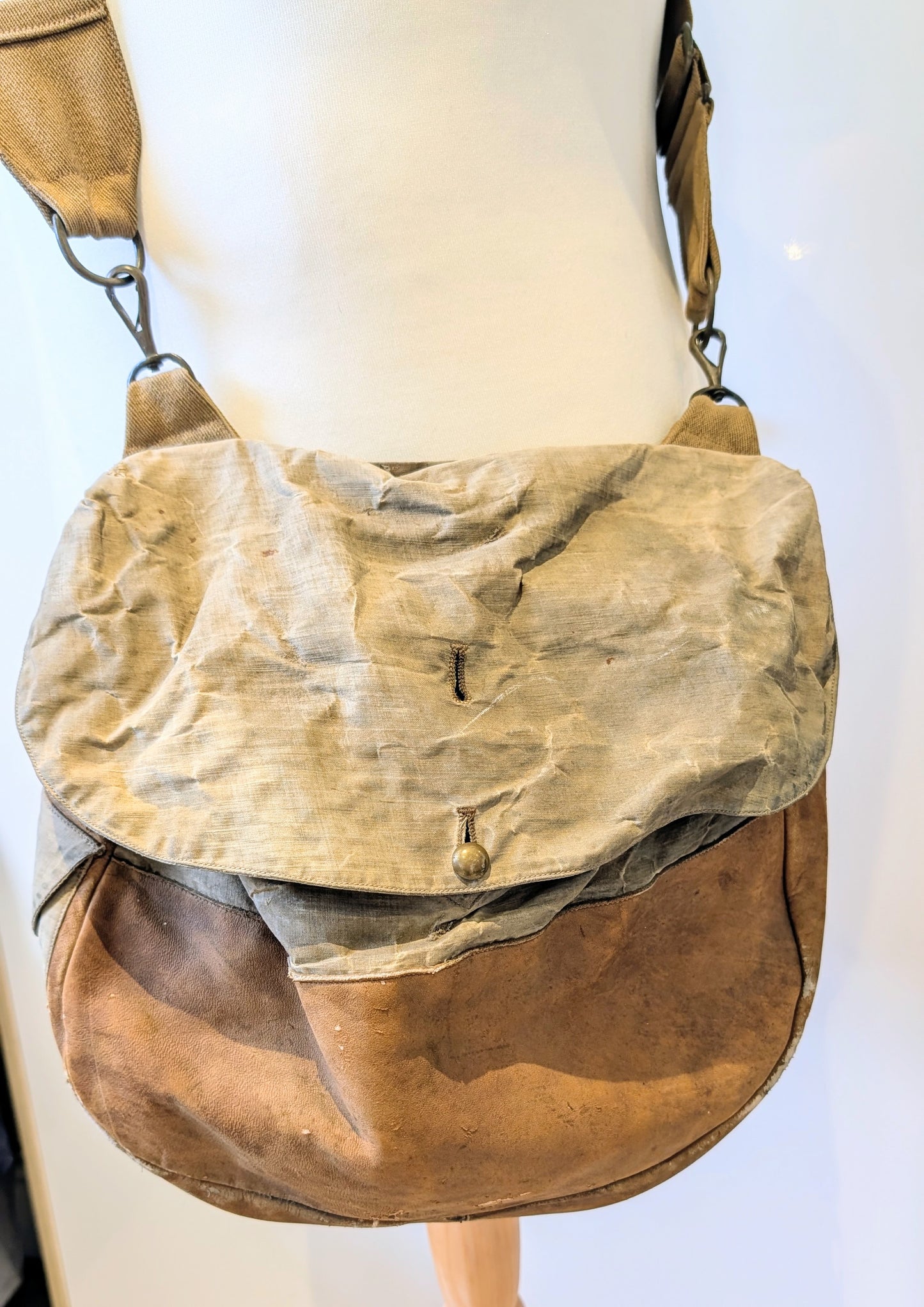 SOLD! WW1 British Army Officers Canvas & Leather Breadbag Haversack with Carry Strap