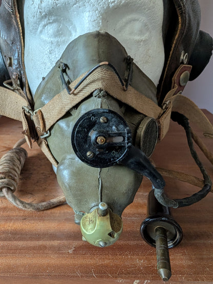 WW2 RAF TYPE C FLYING HELMET, RECEIVERS & WIRING LOOM + TYPE H MASK