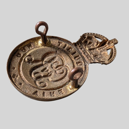 Royal Military College Sandhurst George V Gilding Metal Cap Badge