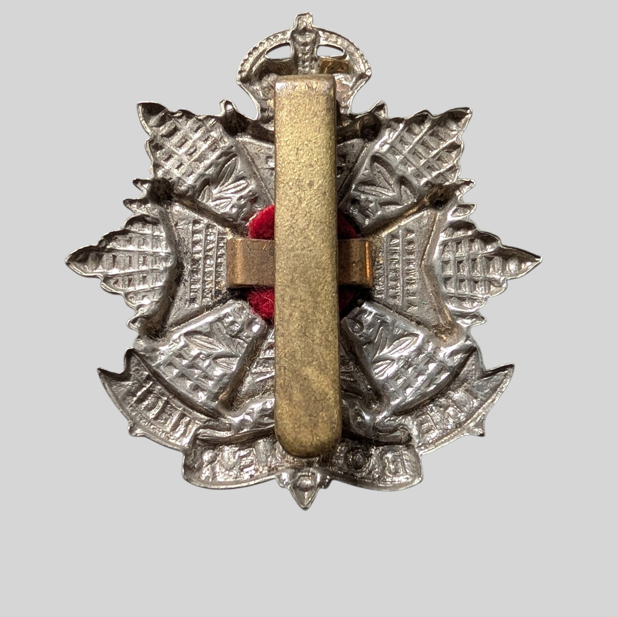 The Border Regiment Kings Crown Cap Badge