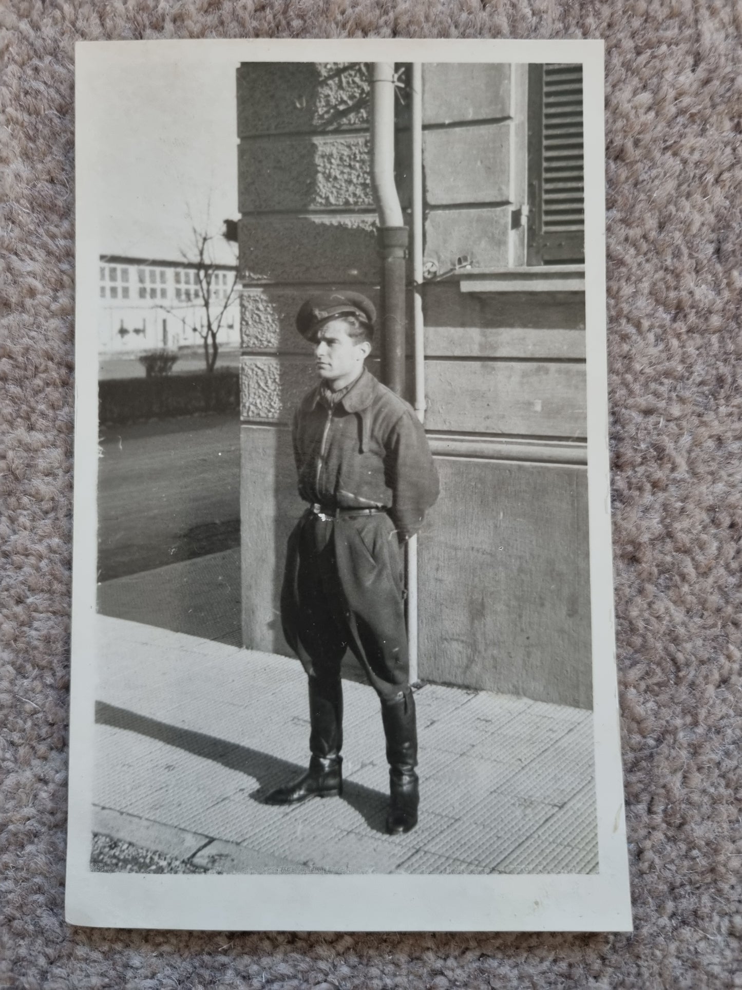 Beautiful WW2 Italian Air Force Visor Cap and Photo Album, belonging to Pompili Felice