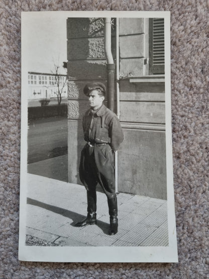 Beautiful WW2 Italian Air Force Visor Cap and Photo Album, belonging to Pompili Felice